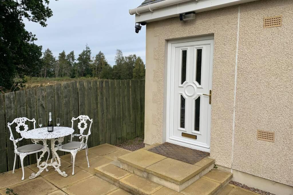 The Nest - Near Inverness & Loch Ness Apartment Bagian luar foto